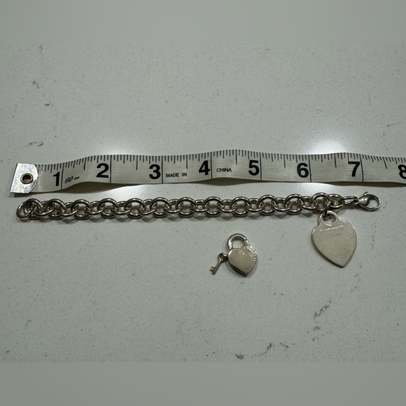 RETIRED Tiffany bracelet & Charm - Picture 4 of 7